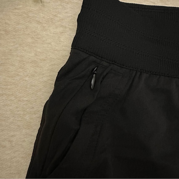 The North Face Women’s Aphrodite Motion Capri Black Water-Repellant Pants Size S - Picture 4 of 11